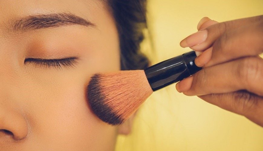 Ngưng makeup 1 năm và chăm sóc sức khỏe từ bên trong, cơ thể thay đổi thế nào