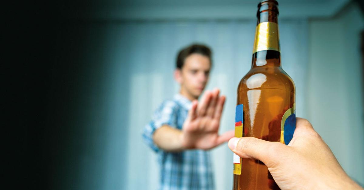 Uống ít vẫn say, hồi phục chậm: Dấu hiệu cơ thể đang xử lý cồn kém